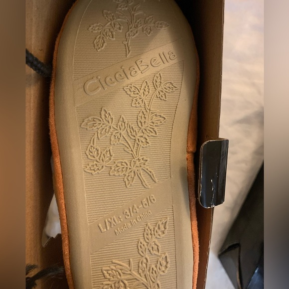 Ciccia Bella Boots Bundle Sale - Picture 7 of 7